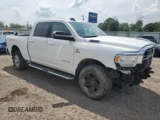 2021 Ram 2500 Big Horn z VIN 3C6UR5DL3MG653357, wystawiony jako Copart lot #64744105 z przebiegiem 79 851 mil mil oraz Szkoda całkowita • Salvage title. Historia ofert i sprzedaży dostępna na DreamBid. Obrazek 4.