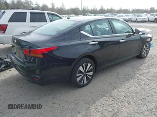 2019 Nissan Altima SL with VIN 1N4BL4EW2KC208389, listed as a IAAI auction lot 41263246 with 51,329 mi miles and . Bid and sale history available at carsss.com. Image 4.