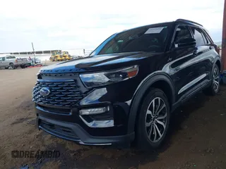 2022 Ford Explorer ST-Line z VIN 1FMSK7KH5NGA21032, wystawiony jako IAAI lot #42212415 z przebiegiem 49 034 mil mil oraz . Historia ofert i sprzedaży dostępna na DreamBid. Obrazek 17.