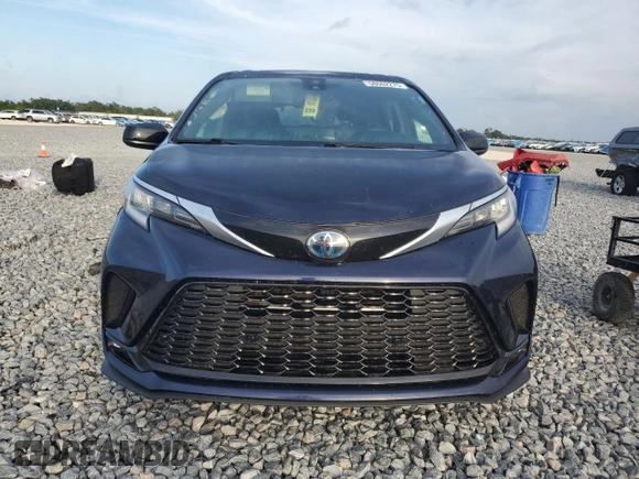 2022 Toyota Sienna XSE with VIN 5TDXRKEC6NS103883, listed as a Copart auction lot 58662275 with 109,172 mi miles and Salvage title. Bid and sale history available at DreamBid. Image 5.