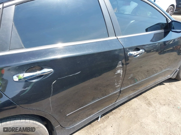 2015 Nissan Altima 2.5 with VIN 1N4AL3AP2FN914521, listed as a IAAI auction lot 41987003 with 143,981 mi miles. Bid and sale history available at carsss.com. Image 14.