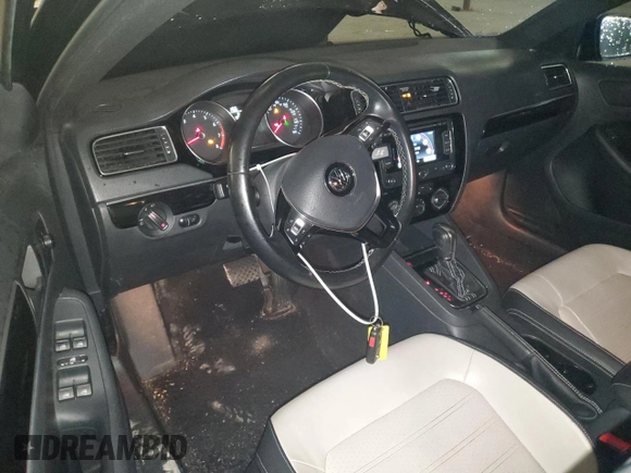 2015 Volkswagen Jetta SE with VIN 3VWD17AJ0FM211443, listed as a Copart auction lot 56900945 with 68,581 mi miles and Salvage title. Bid and sale history available at DreamBid. Image 8.