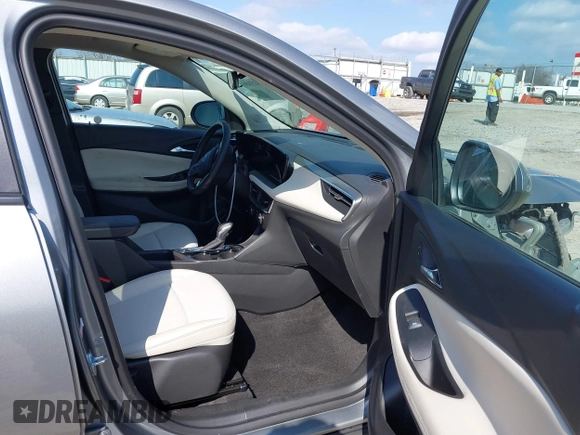 2024 Buick Encore GX Preferred z VIN KL4AMBS21RB025309, wystawiony jako IAAI lot #41534969 z przebiegiem 10 366 mil mil oraz . Historia ofert i sprzedaży dostępna na DreamBid. Obrazek 5.