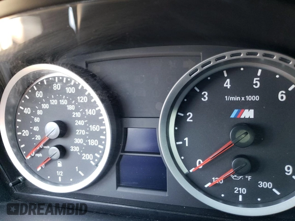 2011 BMW M3 z VIN WBSPM9C54BE203115, wystawiony jako Copart lot #54583324 z przebiegiem Nie podano mil oraz Szkody całkowita. Historia ofert i sprzedaży dostępna na DreamBid. Obrazek 9.