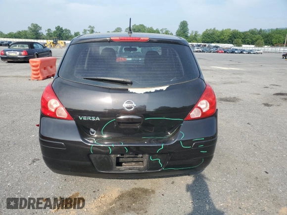 2011 Nissan Versa S z VIN 3N1BC1CP4BL509998, wystawiony jako Copart lot #58521975 z przebiegiem 118 689 mil mil oraz Szkoda całkowita • Salvage title. Historia ofert i sprzedaży dostępna na DreamBid. Obrazek 6.