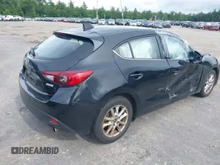 2014 Mazda 3 i Touring z VIN JM1BM1L76E1155763, wystawiony jako IAAI lot #42684723 z przebiegiem 84 837 mil mil oraz . Historia ofert i sprzedaży dostępna na DreamBid. Obrazek 4.