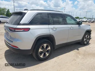 2024 Jeep Grand Cherokee with VIN 1C4RJYB68R8516819, listed as a IAAI auction lot 42582803 with 32,933 mi miles and . Bid and sale history available at DreamBid. Image 4.