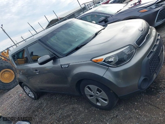 2016 Kia Soul with VIN KNDJN2A25G7290884, listed as a IAAI auction lot 41478121 with NaN miles. Bid and sale history available at carsss.com. Image 13.