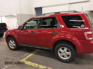 2011 Ford Escape XLT с VIN 1FMCU9D7XBKB14572, выставлен на аукционе IAAI как лот 40920474 с пробегом 154 888 миль миль и . История ставок и продаж доступна на DreamBid. Изображение 14.