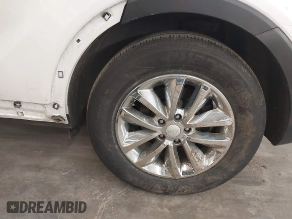 2017 Kia Sorento LX z VIN 5XYPGDA38HG281058, wystawiony jako IAAI lot #41966507 z przebiegiem 120 123 mil mil oraz . Historia ofert i sprzedaży dostępna na DreamBid. Obrazek 12.