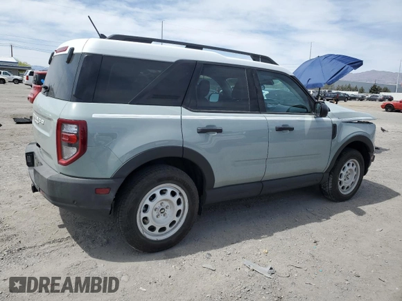 2023 Ford Bronco Sport Heritage z VIN 3FMCR9G68PRE06969, wystawiony jako Copart lot #52250785 z przebiegiem 13 170 mil mil oraz Szkoda całkowita • Salvage title. Historia ofert i sprzedaży dostępna na DreamBid. Obrazek 3.