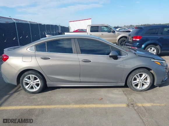 2018 Chevrolet Cruze LT with VIN 1G1BE5SM6J7155368, listed as a IAAI auction lot 41643878 with NaN miles. Bid and sale history available at carsss.com. Image 13.