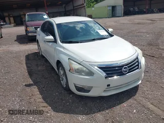 2013 Nissan Altima SV with VIN 1N4AL3AP7DC207438, listed as a IAAI auction lot 42141303 with 224,279 mi miles and . Bid and sale history available at carsss.com. Image 1.