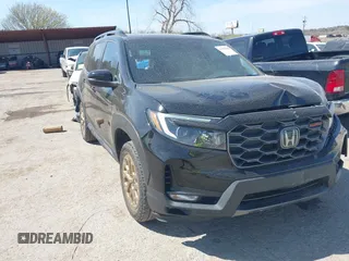 2022 Honda Passport TrailSport z VIN 5FNYF8H61NB014457, wystawiony jako IAAI lot #41864788 z przebiegiem 34 741 mil mil oraz . Historia ofert i sprzedaży dostępna na DreamBid. Obrazek 1.