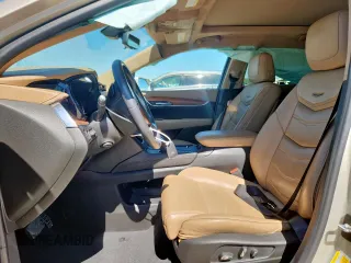 2017 Cadillac XT5 Platinum AWD z VIN 1GYKNFRS0HZ111747, wystawiony jako Copart lot #57666415 z przebiegiem 72 632 mil mil oraz Szkody całkowita. Historia ofert i sprzedaży dostępna na DreamBid. Obrazek 7.