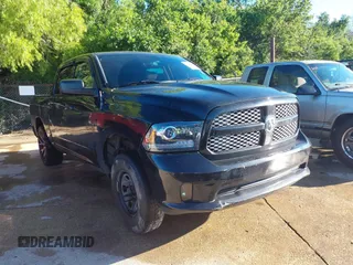 2014 Ram 1500 Express z VIN 1C6RR6KT5ES113467, wystawiony jako IAAI lot #42219147 z przebiegiem 206 219 mil mil oraz . Historia ofert i sprzedaży dostępna na DreamBid. Obrazek 1.