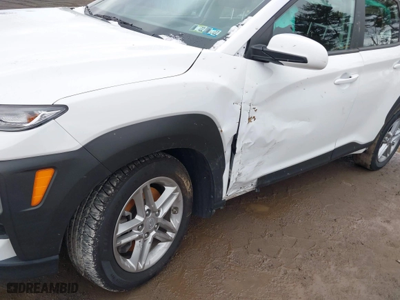 2021 Hyundai Kona SE with VIN KM8K1CAAXMU745573, listed as a IAAI auction lot 41743170 with 49,328 mi miles. Bid and sale history available at carsss.com. Image 6.