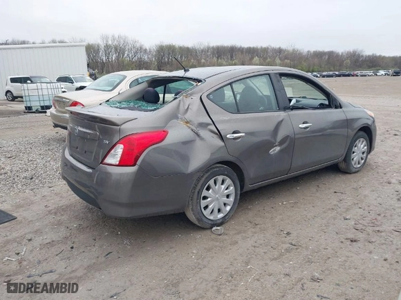 2017 Nissan Versa Sedan SV with VIN 3N1CN7AP5HK442878, listed as a IAAI auction lot 41911712 with 121,013 mi miles. Bid and sale history available at carsss.com. Image 4.