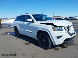 2015 Jeep Grand Cherokee Altitude with VIN 1C4RJFAG8FC742480, listed as a IAAI auction lot 41722327 with 152,271 mi miles. Bid and sale history available at carsss.com. Image 1.