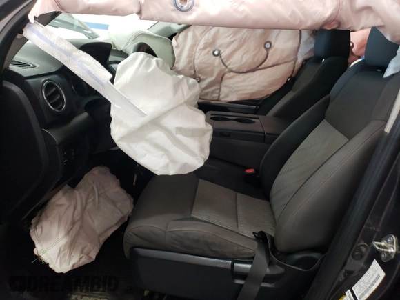 2016 Toyota Tundra SR z VIN 5TFUY5F11GX563129, wystawiony jako Copart lot #87130784 z przebiegiem 159 350 mil mil oraz Szkoda całkowita • Salvage title. Historia ofert i sprzedaży dostępna na DreamBid. Obrazek 7.