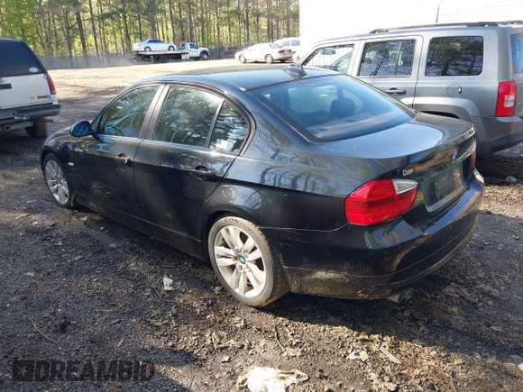2006 BMW 3 Series 325i with VIN WBAVB13546KR57268, listed as a IAAI auction lot 42002464 with 210,663 mi miles. Bid and sale history available at carsss.com. Image 3.