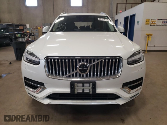 2021 Volvo XC90 Inscription Expression with VIN YV4BR00L1M1718100, listed as a Copart auction lot 42179364 with 26,517 mi miles. Bid and sale history available at carsss.com. Image 5.