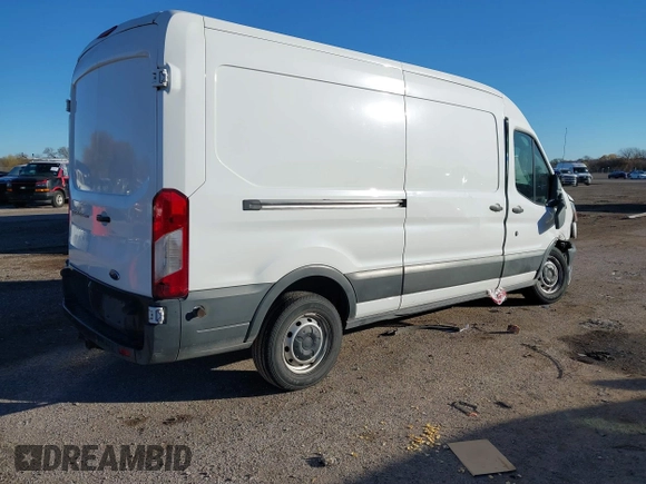 2017 Ford Transit z VIN 1FTYR2CMXHKA39469, wystawiony jako IAAI lot #41052341 z przebiegiem 153 613 mil mil oraz . Historia ofert i sprzedaży dostępna na DreamBid. Obrazek 4.