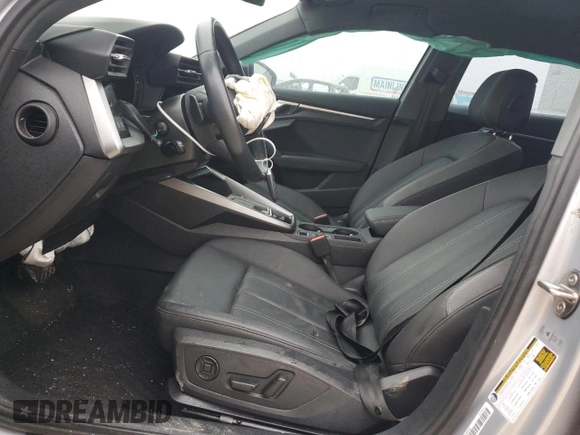 2023 Audi A3 Premium z VIN WAUAUDGY5PA114749, wystawiony jako Copart lot #42438705 z przebiegiem 35 087 mil mil oraz Szkoda całkowita • Salvage title. Historia ofert i sprzedaży dostępna na DreamBid. Obrazek 7.