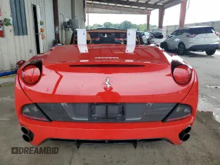 2013 Ferrari California z VIN ZFF65TJA0D0194573, wystawiony jako Copart lot #72021374 z przebiegiem 67 191 mil mil oraz Szkody całkowita. Historia ofert i sprzedaży dostępna na DreamBid. Obrazek 6.