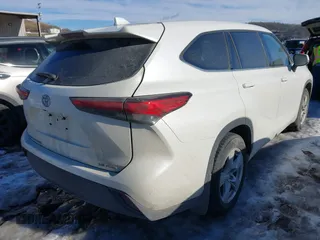 2020 Toyota Highlander LE with VIN 5TDBZRBH5LS511758, listed as a IAAI auction lot 41432586 with 76,214 mi miles and . Bid and sale history available at DreamBid. Image 4.