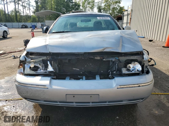 2004 Mercury Grand Marquis GS z VIN 2MEFM74W84X607050, wystawiony jako Copart lot #52303045 z przebiegiem 194 215 mil mil oraz Szkoda całkowita • Salvage title. Historia ofert i sprzedaży dostępna na DreamBid. Obrazek 5.