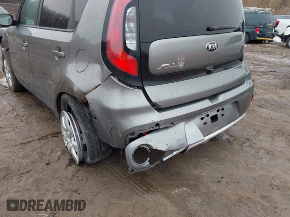 2018 Kia Soul + with VIN KNDJP3A55J7511773, listed as a IAAI auction lot 41747763 with 62,228 mi miles. Bid and sale history available at carsss.com. Image 18.