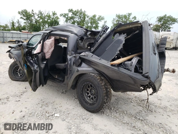 2018 Toyota Tacoma SR z VIN 5TFCZ5AN8JX143068, wystawiony jako Copart lot #58862394 z przebiegiem Nie podano mil oraz Nie do naprawy • Non repairable. Historia ofert i sprzedaży dostępna na DreamBid. Obrazek 2.