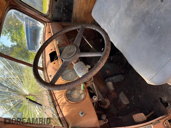 1953 Chevrolet Suburban z VIN H53K032117, wystawiony jako Copart lot #45568985 z przebiegiem Nie podano mil oraz Czysty tytuł • Clean title. Historia ofert i sprzedaży dostępna na DreamBid. Obrazek 9.