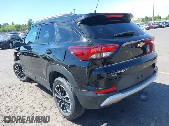 2025 Chevrolet TrailBlazer LT with VIN KL79MRSL5SB048301, listed as a IAAI auction lot 42204775 with 17,417 mi miles and . Bid and sale history available at DreamBid. Image 3.