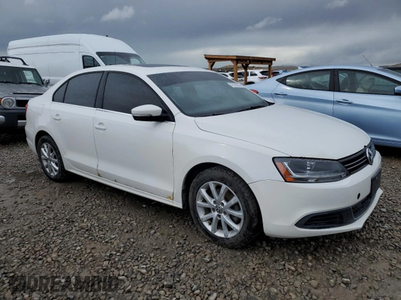 2013 Volkswagen Jetta SE with VIN 3VWDP7AJ6DM360239, listed as a Copart auction lot 47421025 with 119,596 mi miles and Salvage title. Bid and sale history available at DreamBid. Image 4.