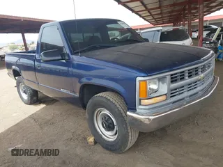 2000 Chevrolet Silverado 2500 z VIN 1GCGC24R1YR112498, wystawiony jako IAAI lot #42386089 z przebiegiem 41 338 mil mil oraz . Historia ofert i sprzedaży dostępna na DreamBid. Obrazek 1.