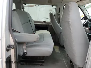 2008 Ford Econoline Passenger XL with VIN 1FBNE31LX8DA80174, listed as a Copart auction lot 51959524 with 109,586 mi miles and Clean Title. Bid and sale history available at carsss.com. Image 11.