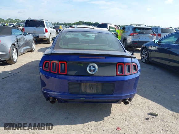 2014 Ford Mustang V6 z VIN 1ZVBP8AM2E5262050, wystawiony jako IAAI lot #42600638 z przebiegiem 208 708 mil mil oraz . Historia ofert i sprzedaży dostępna na DreamBid. Obrazek 16.