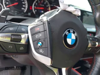 2018 BMW X5 M z VIN 5YMKT6C51J0Y83433, wystawiony jako IAAI lot #42483867 z przebiegiem 59 444 mil mil oraz . Historia ofert i sprzedaży dostępna na DreamBid. Obrazek 11.