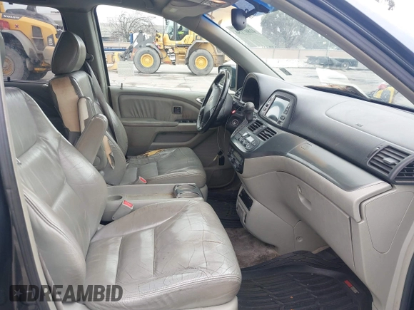 2005 Honda Odyssey TOURING with VIN 5FNRL38895B061480, listed as a IAAI auction lot 41807150 with 190,261 mi miles. Bid and sale history available at carsss.com. Image 5.