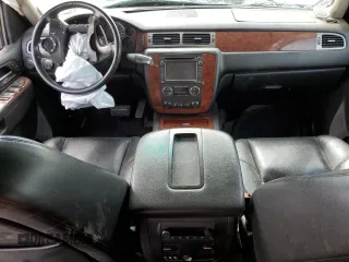 2012 Chevrolet Avalanche LTZ z VIN 3GNTKGE7XCG302229, wystawiony jako Copart lot #56066615 z przebiegiem 312 392 mil mil oraz Szkoda całkowita • Salvage title. Historia ofert i sprzedaży dostępna na DreamBid. Obrazek 8.