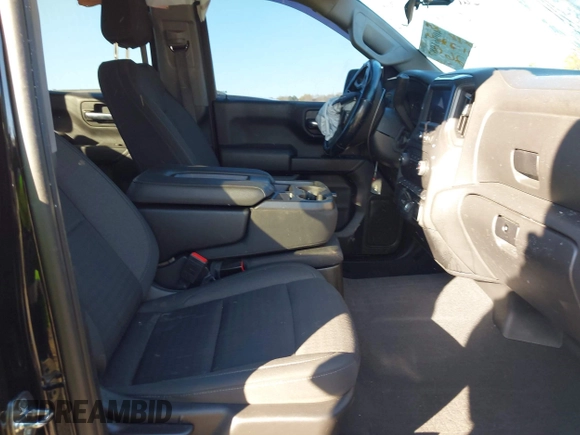 2022 Chevrolet Silverado 1500 Custom Trail Boss with VIN 3GCUDCET3NG657260, listed as a IAAI auction lot 40961987 with 51,631 mi miles and . Bid and sale history available at DreamBid. Image 5.