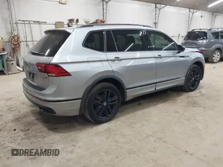 2022 Volkswagen Tiguan SE R-Line Black с VIN 3VV8B7AX8NM044884, выставлен на аукционе IAAI как лот 42331323 с пробегом 45 945 миль миль и . История ставок и продаж доступна на DreamBid. Изображение 4.