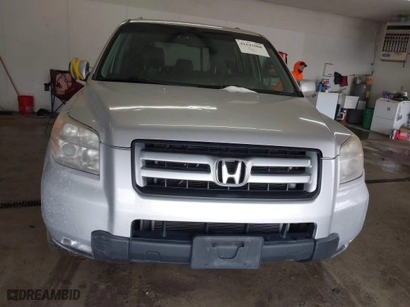 2008 Honda Pilot EX-L with VIN 5FNYF18758B006821, listed as a IAAI auction lot 41642008 with 195,678 mi miles. Bid and sale history available at carsss.com. Image 13.