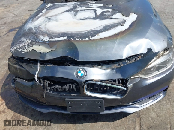 2018 BMW 3 Series 330i xDrive with VIN WBA8D9G54JNU70241, listed as a IAAI auction lot 42226428 with Not provided miles and . Bid and sale history available at DreamBid. Image 6.