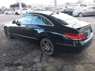 2014 Mercedes-Benz E 350 z VIN WDDKJ5KBXEF249207, wystawiony jako IAAI lot #41750638 z przebiegiem 86 960 mil mil oraz . Historia ofert i sprzedaży dostępna na DreamBid. Obrazek 3.