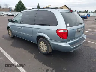 2005 Chrysler Town & Country LX with VIN 2C4GP44R85R192517, listed as a IAAI auction lot 41833718 with 223,663 mi miles. Bid and sale history available at carsss.com. Image 3.