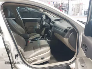 2010 Ford Fusion Hybrid with VIN 3FADP0L30AR152547, listed as a IAAI auction lot 42191154 with 105,180 mi miles. Bid and sale history available at carsss.com. Image 5.