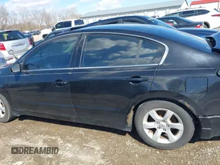 2008 Nissan Altima 2.5 with VIN 1N4AL21E68N502789, listed as a IAAI auction lot 41865109 with 182,407 mi miles. Bid and sale history available at carsss.com. Image 14.